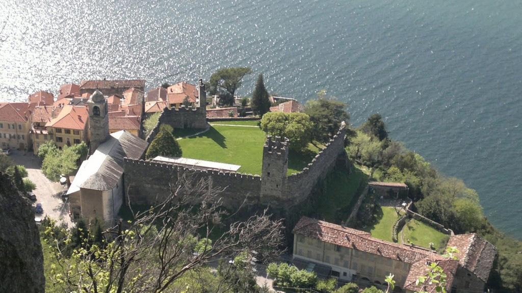 Ferienwohnung Al Castello Dervio Exterior foto